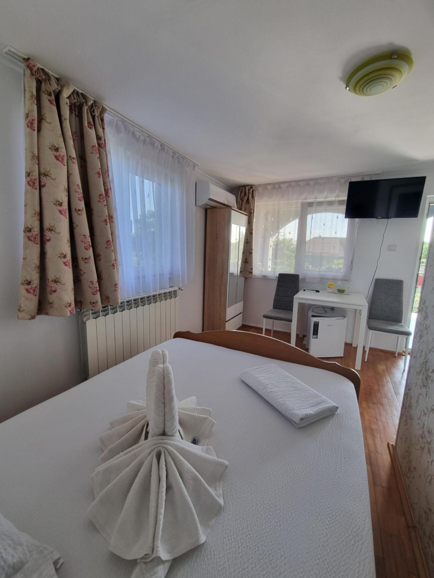 Casa Cu Trandafiri Murighiol Εξωτερικό φωτογραφία
